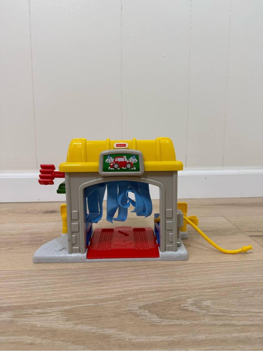 Fisher Price Little People Vintage 2002 Gas N’ Go Car Wash